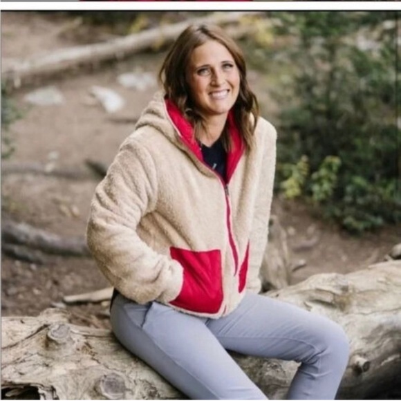 Zyia Active ~ Red Reversible Hooded Jacket Small new with tags and garment bag - Picture 3 of 6